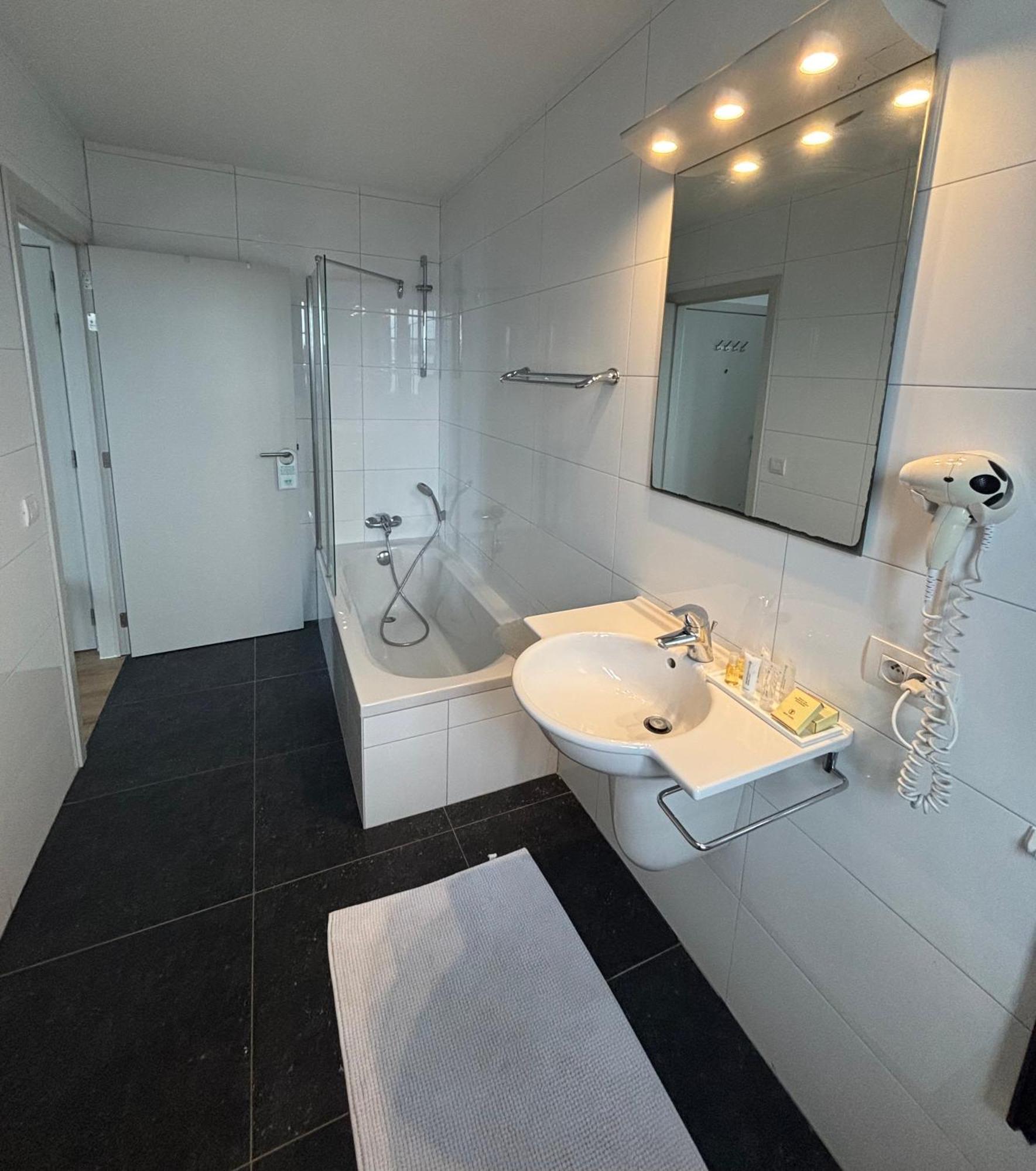 Hotel La Chaumiere Asse 외부 사진